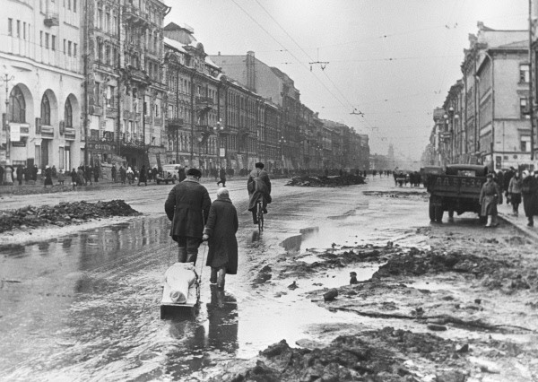 RIAN archive 324 In besieged Leningrad